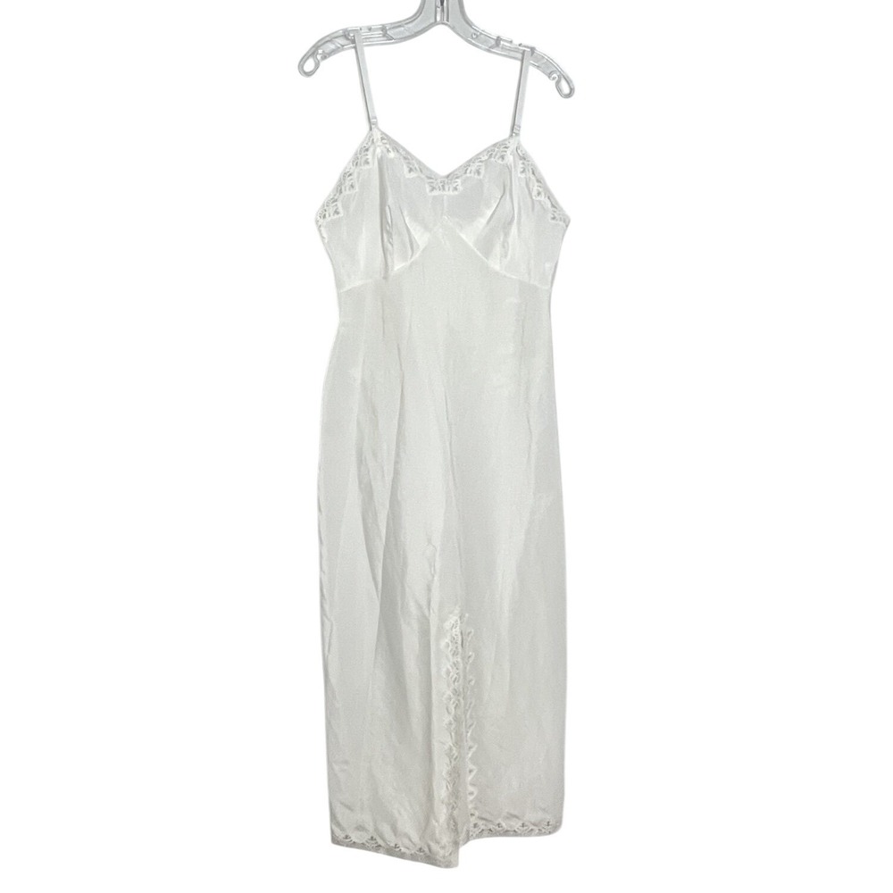 Vtg Wonder Maid Long Full Slip dress Lace Trim White Nylon Blend  Sz 34 S